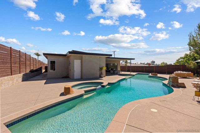 3590 Chasewood Dr., San Diego, CA 92111