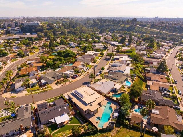 3590 Chasewood Dr., San Diego, CA 92111