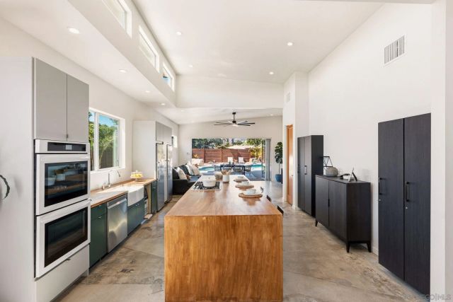 3590 Chasewood Dr., San Diego, CA 92111