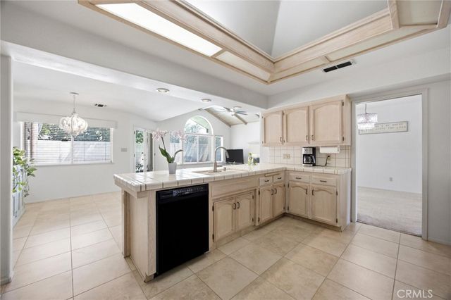 8704 Bridlewood Lane, Bakersfield, CA 93311
