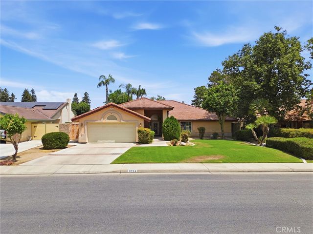 8704 Bridlewood Lane, Bakersfield, CA 93311