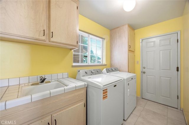 8704 Bridlewood Lane, Bakersfield, CA 93311