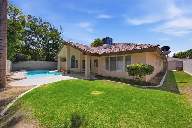 8704 Bridlewood Lane, Bakersfield, CA 93311