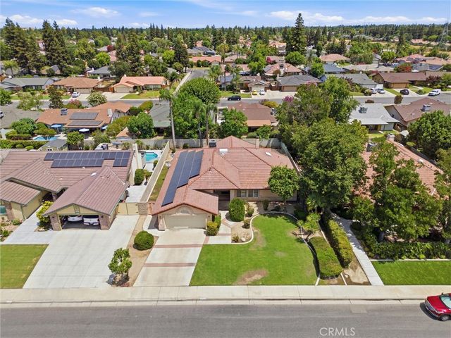 8704 Bridlewood Lane, Bakersfield, CA 93311