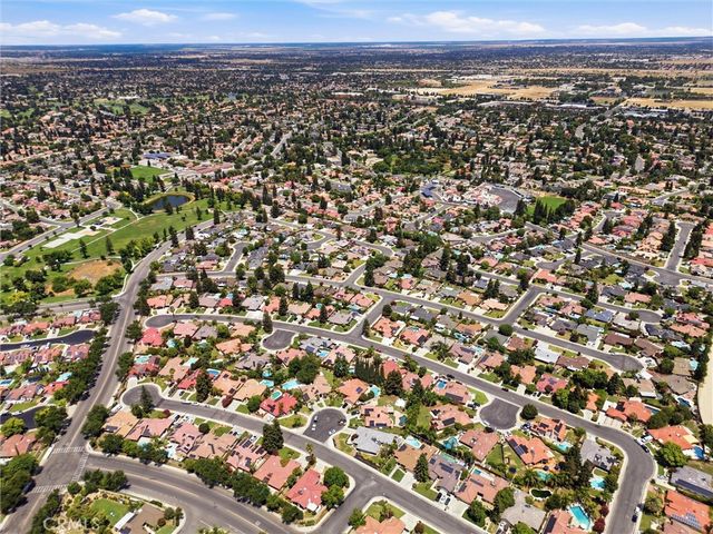 8704 Bridlewood Lane, Bakersfield, CA 93311