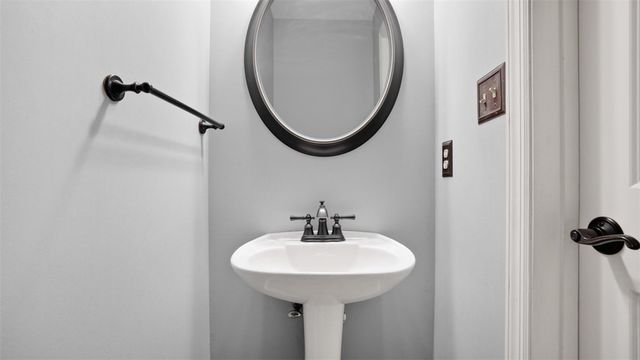 55 David Dr, Lower Burrell, PA 15068