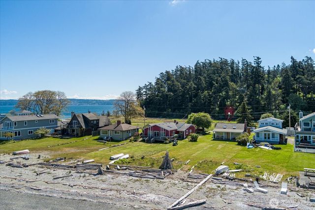 301 Snakelum Point Road, Coupeville, WA 98239