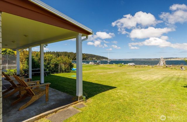301 Snakelum Point Road, Coupeville, WA 98239