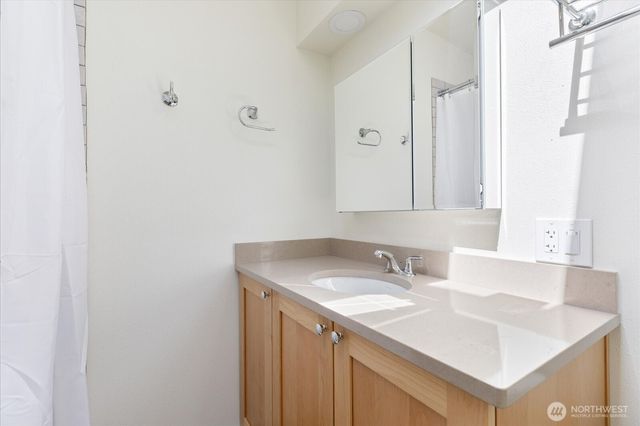 301 Snakelum Point Road, Coupeville, WA 98239