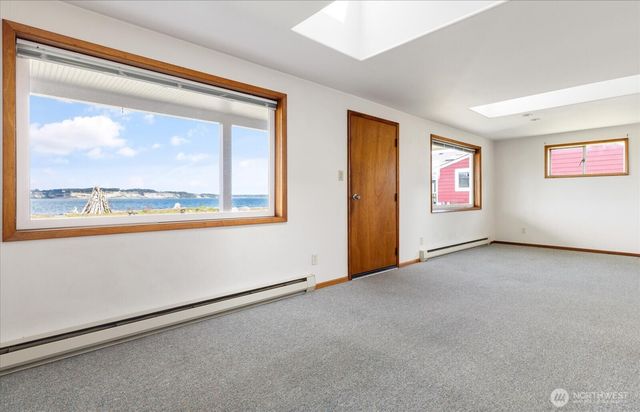 301 Snakelum Point Road, Coupeville, WA 98239