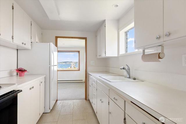 301 Snakelum Point Road, Coupeville, WA 98239