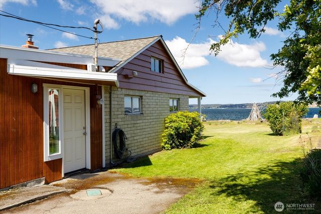 301 Snakelum Point Road, Coupeville, WA 98239
