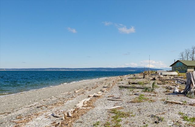 301 Snakelum Point Road, Coupeville, WA 98239