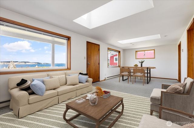 301 Snakelum Point Road, Coupeville, WA 98239