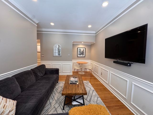416 Marlborough 102, Boston, MA 02115