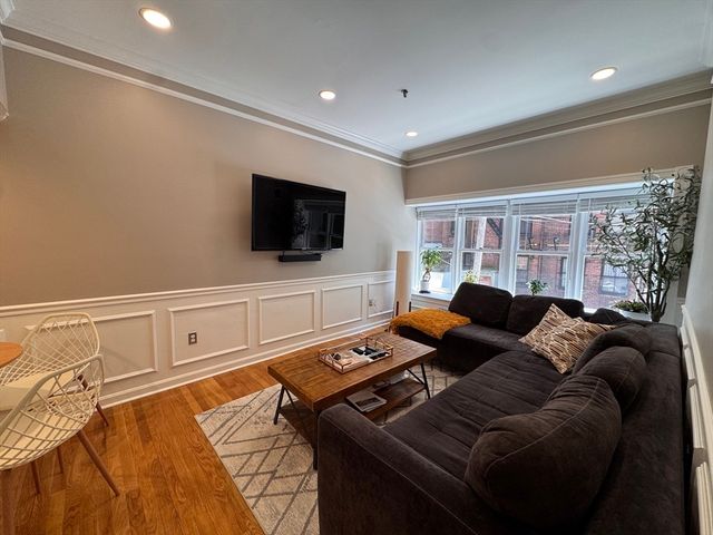 416 Marlborough 102, Boston, MA 02115