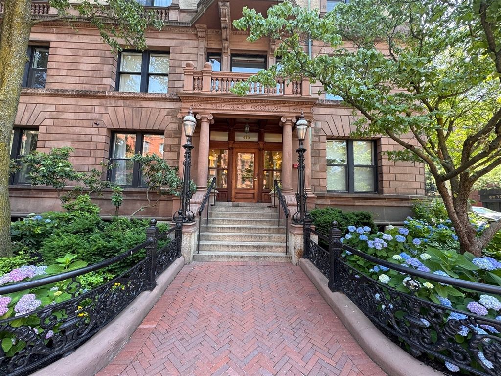 416 Marlborough 102, Boston, MA 02115