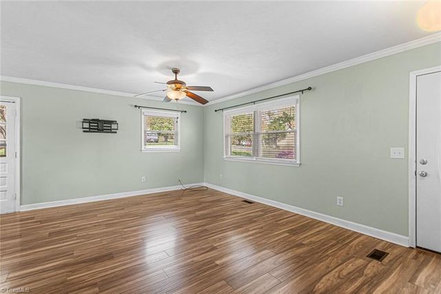 8420 Stanwix Drive, Tobaccoville, NC 27050