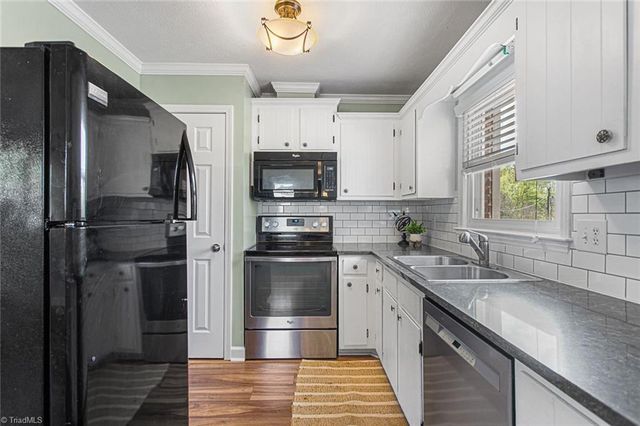 8420 Stanwix Drive, Tobaccoville, NC 27050