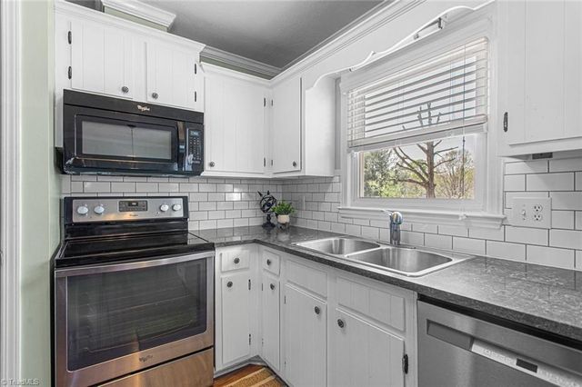 8420 Stanwix Drive, Tobaccoville, NC 27050