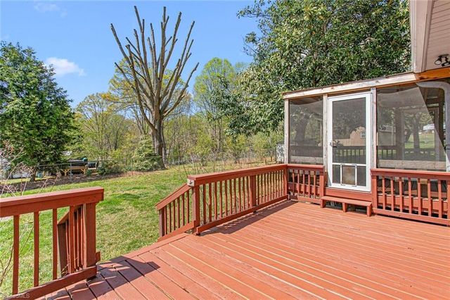 8420 Stanwix Drive, Tobaccoville, NC 27050