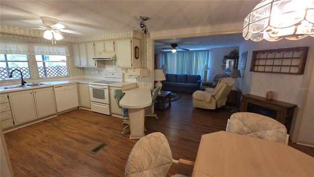 252 PINEWOOD DRIVE, Eustis, FL 32726