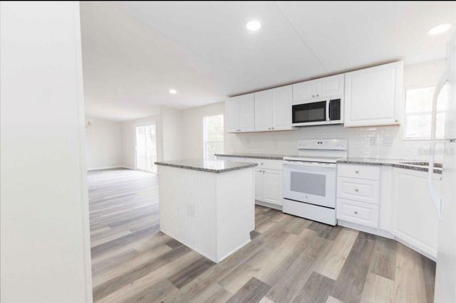 13877 COUNTY ROAD 109F, Lady Lake, FL 32159