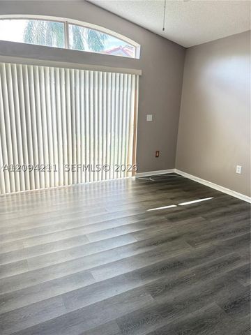 19030 NW 54th Ave, Miami Gardens, FL 33055
