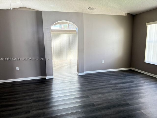 19030 NW 54th Ave, Miami Gardens, FL 33055