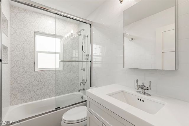 200 Sand Hill ST, Marco Island, FL 34145