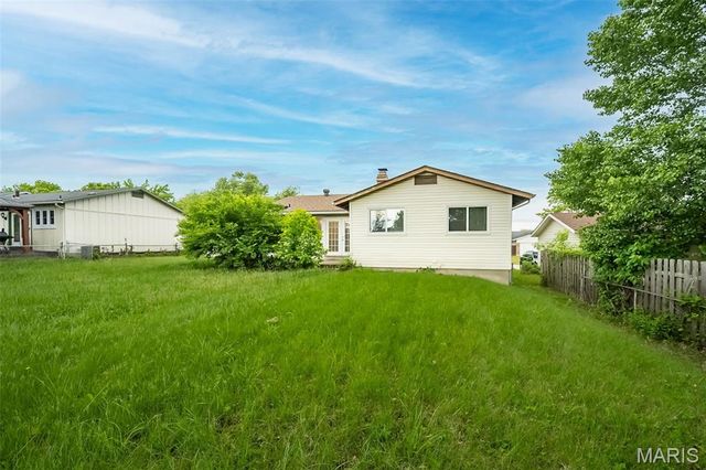 3726 Briargrove Drive, Florissant, MO 63031