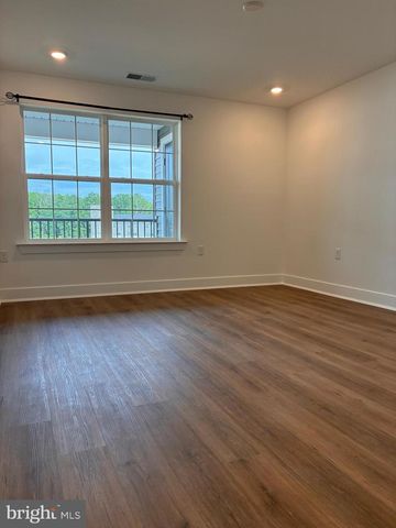 2302 PRINCE HALL DR, Pennington, NJ 08534
