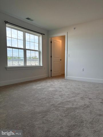 2302 PRINCE HALL DR, Pennington, NJ 08534