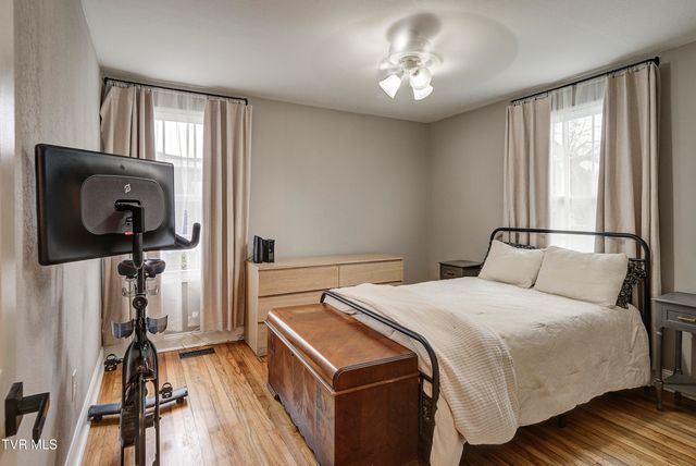 107 Neal Drive, Bristol, TN 37620