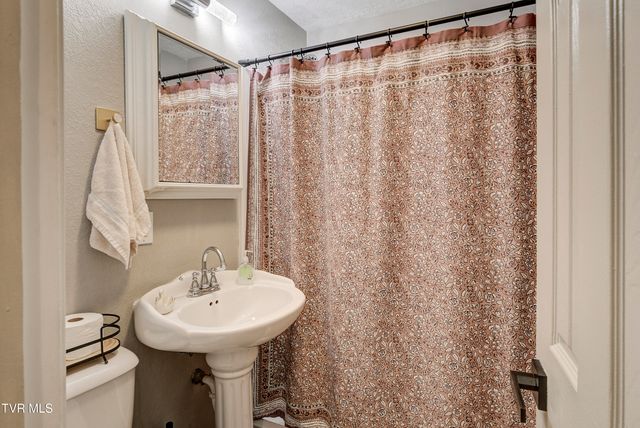 107 Neal Drive, Bristol, TN 37620