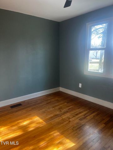 107 Neal Drive, Bristol, TN 37620