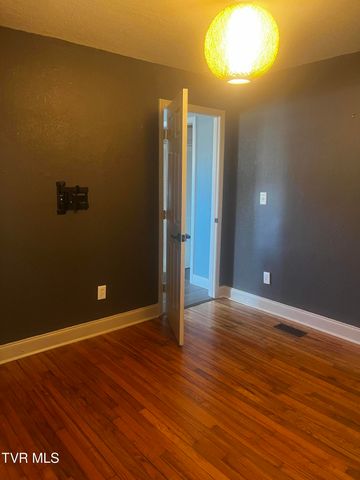 107 Neal Drive, Bristol, TN 37620