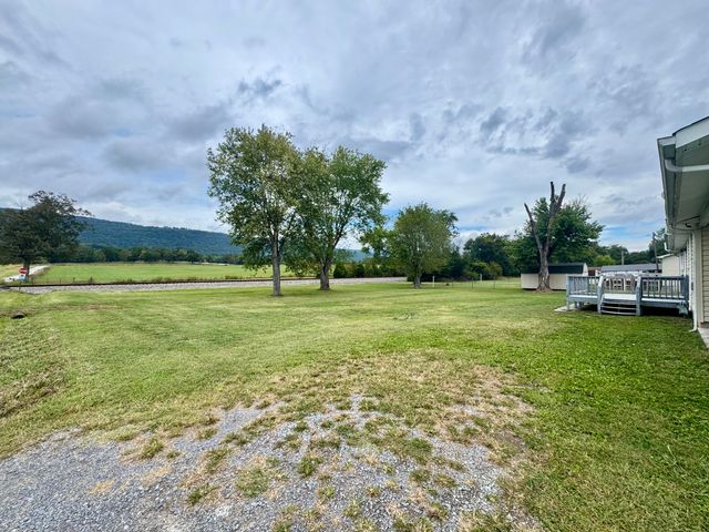 191 Bradley Street, Evensville, TN 37332