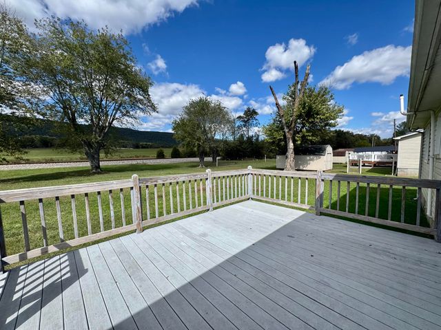 191 Bradley Street, Evensville, TN 37332