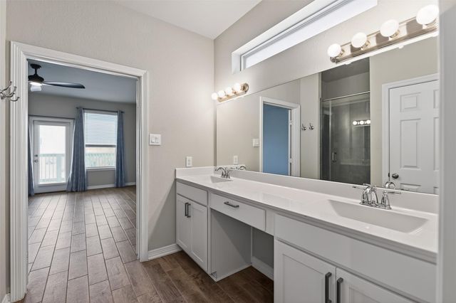 263 Bay Oaks Drive, La Porte, TX 77571