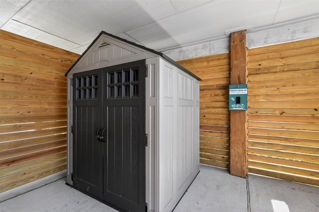 263 Bay Oaks Drive, La Porte, TX 77571