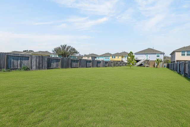 263 Bay Oaks Drive, La Porte, TX 77571