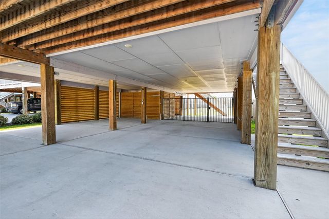 263 Bay Oaks Drive, La Porte, TX 77571