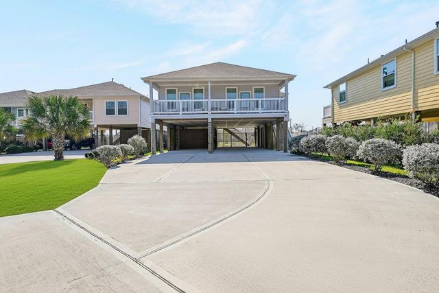 263 Bay Oaks Drive, La Porte, TX 77571