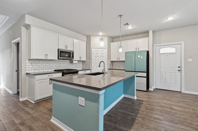 263 Bay Oaks Drive, La Porte, TX 77571