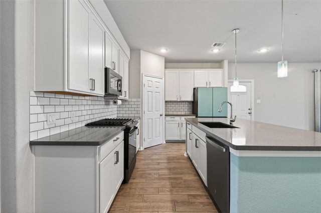 263 Bay Oaks Drive, La Porte, TX 77571