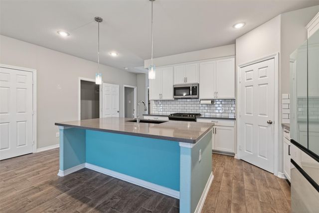 263 Bay Oaks Drive, La Porte, TX 77571