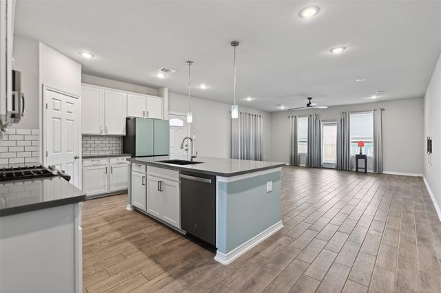 263 Bay Oaks Drive, La Porte, TX 77571