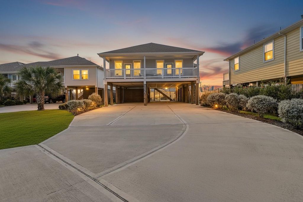 263 Bay Oaks Drive, La Porte, TX 77571