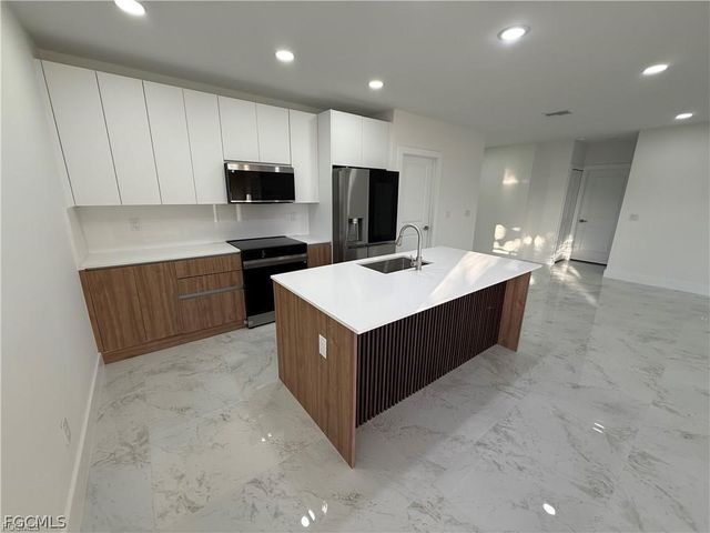 1706 NW 19th TER, Cape Coral, FL 33909